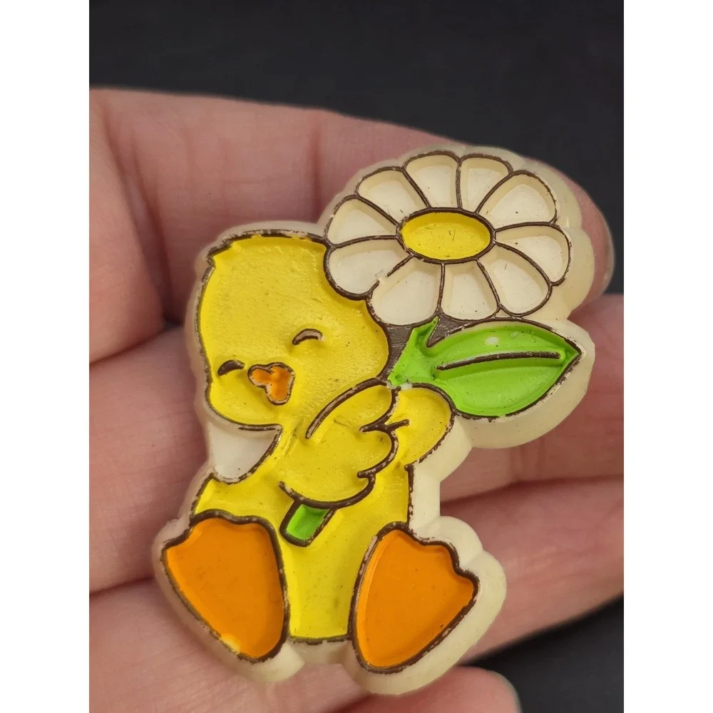 vintage Hallmark Cards Easter duck/chick plastic lapel pin or brooch